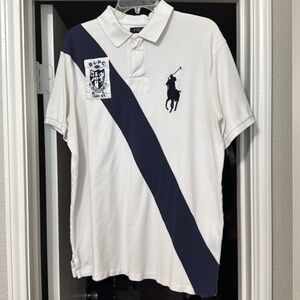 EUC Ralph Lauren shirt. Has the iconic pony on left side and patch on left side